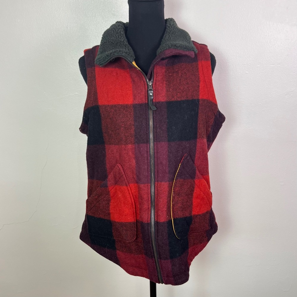Vintage Woolrich Buffalo Plaid Wool Vest Large Red Black Sherpa Collar Gorpcore